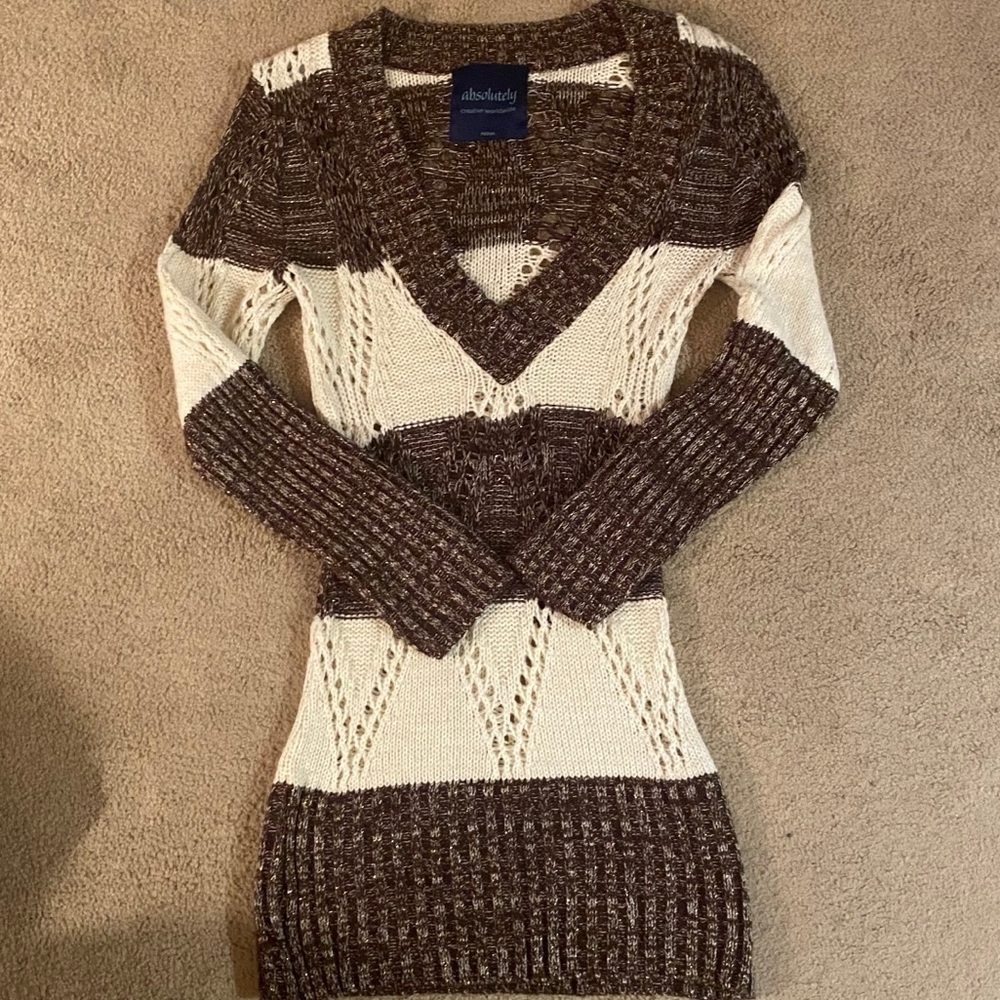 Women’s V Neck Sweater Brown White and Gold Thread